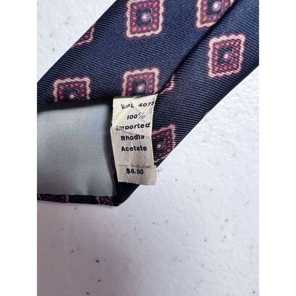 Resilio Tie Geometric Navy Red 4” Wide Acetate - Picture 5 of 5